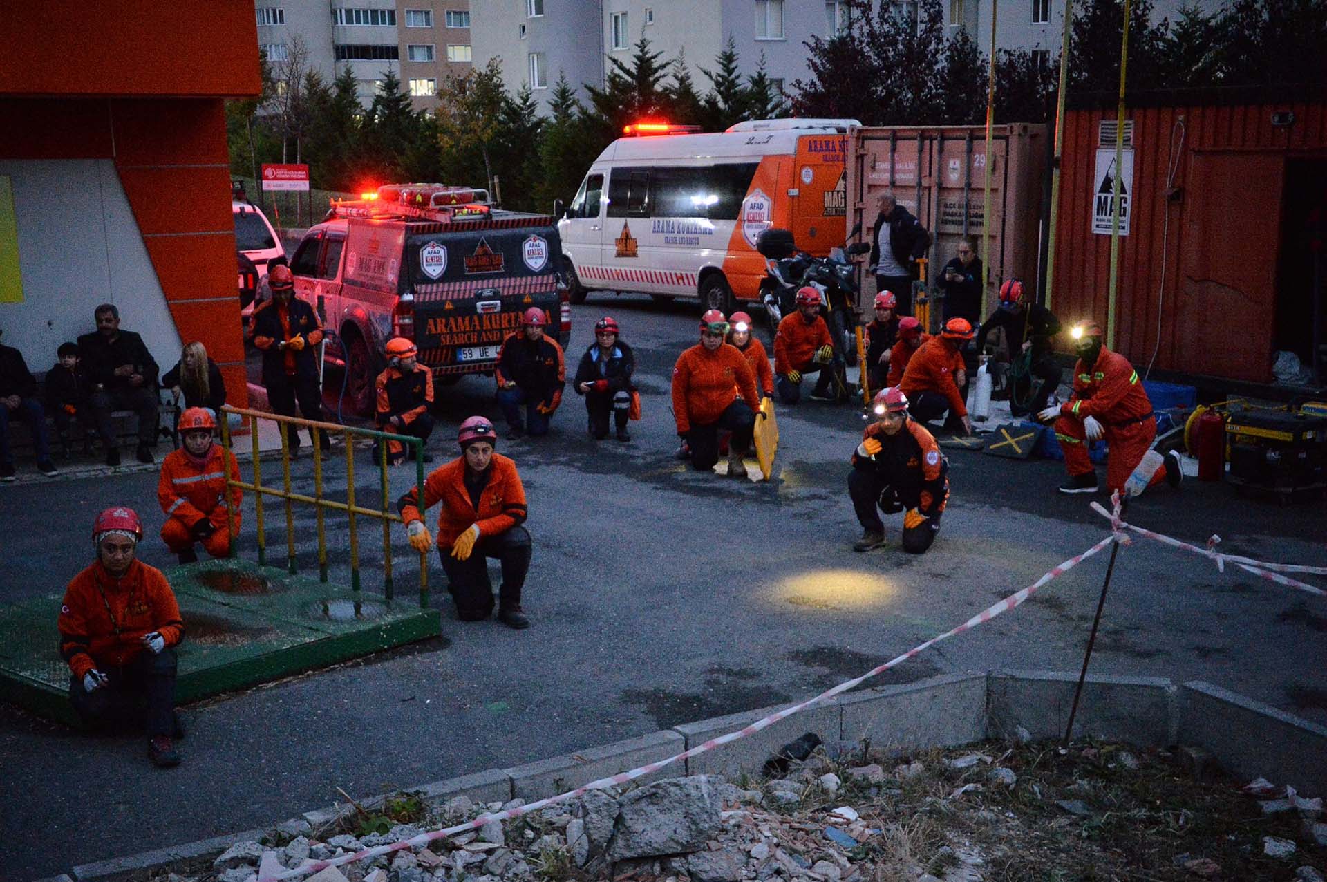 BEYLİKDÜZÜ’NDE AFETLERE HAZIRLIK GÜNÜ EĞİTİMİ