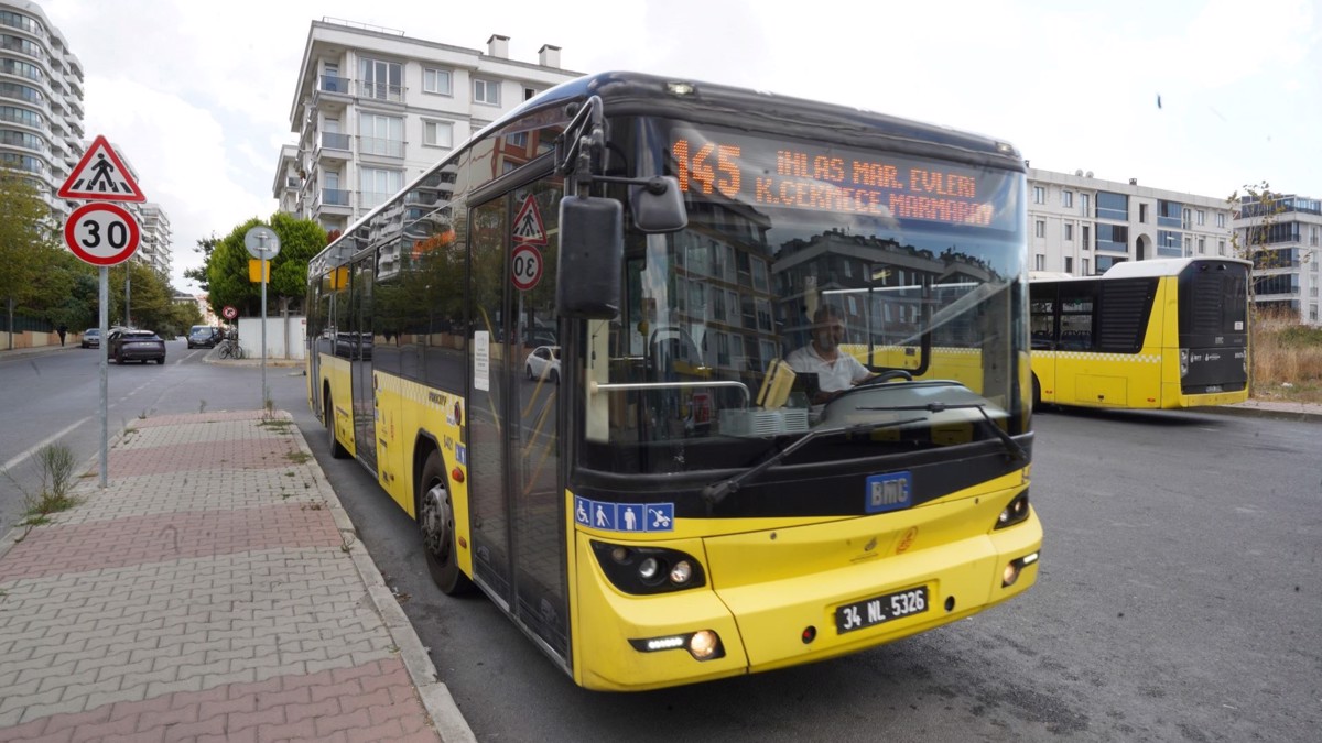 BEYLİKDÜZÜ’NÜN YENİ OTOBÜS HATLARI HİZMETE AÇILDI