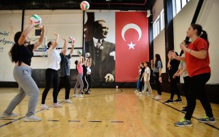 BEYLİKDÜZÜ’NDE ÇOCUKLAR SPORLA İÇ İÇE BÜYÜYOR