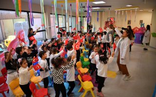 BEYLİKDÜZÜ’NDEKİ MİNİKLER İSTANBUL’UN KURTULUŞUNU KUTLADI