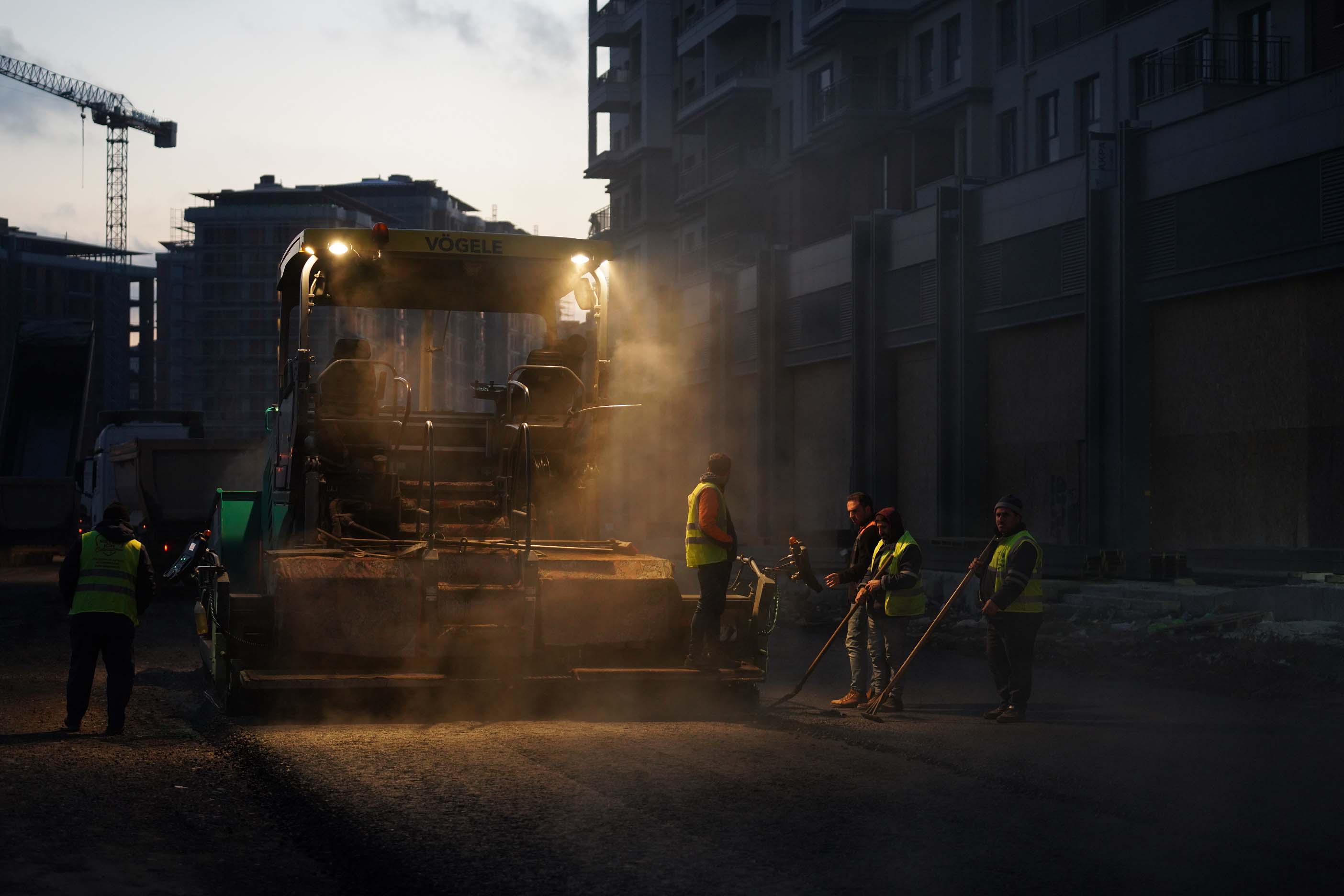 YOL ÇALIŞMALARI 10 MAHALLEDE EŞ ZAMANLI DEVAM EDİYOR